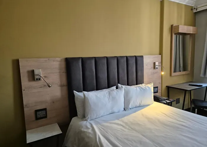 Manhattan Hotel
